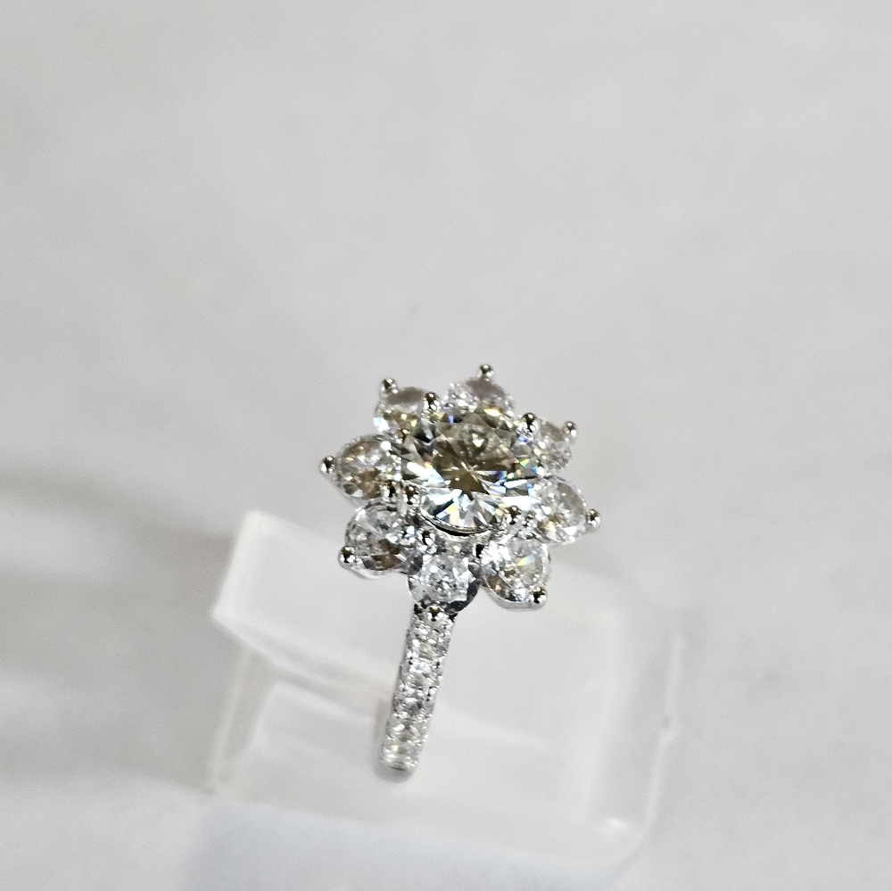 GRA Certified Moissanite Ring in Sterling Silver Size 4.75! 💍 - Picture 11 of 12